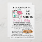 看護学卒業式で指揮を執る準備ができている彼女 招待状 (正面/裏面)