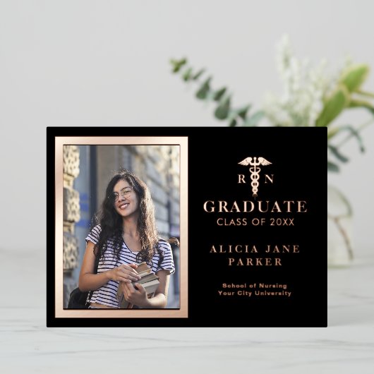 看護学校卒業バラ金ゴールド写真 箔招待状 (立ち正面)