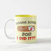看護専門学校の2012年の卒業 ツートーンマグカップ (左)