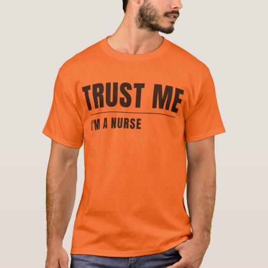 看護師ですから安心してください | モダンな看護師デザイン Tシャツ (正面)