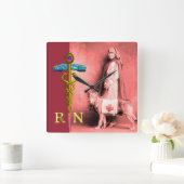 看護師とレスキュードッグ / ゴールドの杖 RN エンブレム スクエア壁時計 (ホーム)