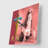 看護師とレスキュードッグ / ゴールドの杖 RN エンブレム スクエア壁時計 (傾斜)