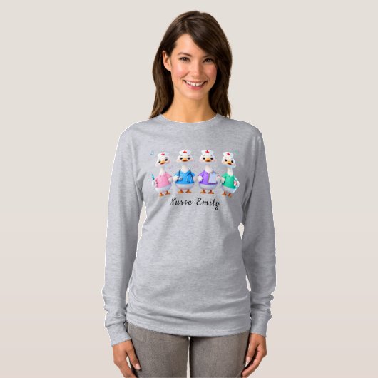 看護師エミリー長袖グレーガチョウTシャツ Tシャツ (正面フル)