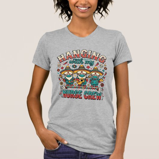 看護師仲間とハングアウト フィエスタ看護師シャツ デザイン Tシャツ (正面)