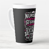 看護引用文タイポグラフィ カフェラテマグ (左アングル)