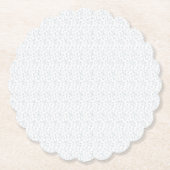 真っ白で特徴のない表面が視界を埋め尽くしている。 ペーパーコースター (正面)