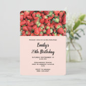 真っ赤なジューシーなイチゴの誕生日 招待状 (スタンド正面)
