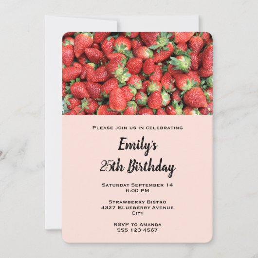 真っ赤なジューシーなイチゴの誕生日 招待状 (正面)