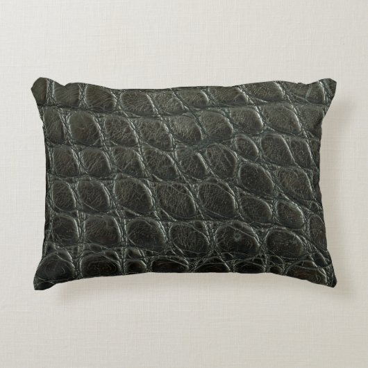 真っ黒なワニ革テクスチャ、クローズアップ  アクセントクッション (正面)