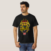 真っ黒な心の持ち主(真鍮のこぶし付き) Tシャツ (正面フル)