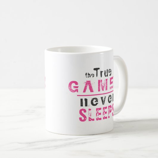 真のゲーマー決して眠らないピンクガールゲーマー コーヒーマグカップ