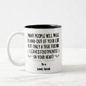 真の友葉達の足跡がハートに ツートーンマグカップ (左)