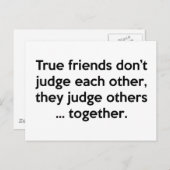 真の友達はお互いではない、彼らは他人を判断する… ポストカード (正面/裏面)