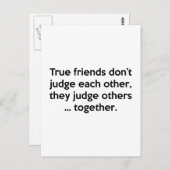 真の友達はお互いではない、彼らは他人を判断する… ポストカード (正面/裏面)