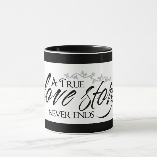 真の愛の物語は決してコーヒーカップのマグカップを終了しない マグカップ (中央)