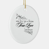 真の愛は生涯のクリスマスの装飾を続ける セラミックオーナメント (右)