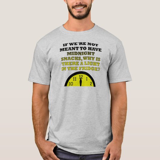 真夜中のスナック 冷蔵庫ライト 楽しいTシャツ Tシャツ (正面)
