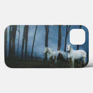 真夜中の幽霊のようなペルシュロンの馬 iPhone 13ケース