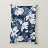 真夜中の背景に白いマグノリア模様 アクセントクッション (裏面(縦))