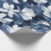 真夜中の背景に白いマグノリア模様 ラッピングペーパー (角)