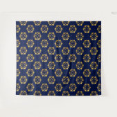 真夜中の金ゴールド: Luxe Geometric Pattern on深いBlue タペストリー (正面(横))