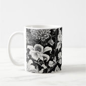 真夜中の開花：暗いフローラ結婚の コーヒーマグカップ (左)