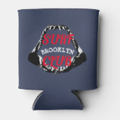 真子シャークと歯のサーフィン釣りクラブ 缶クーラー (正面)