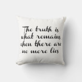 真実が残る クッション (正面)