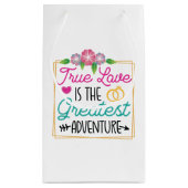 真愛が最も大きく冒険的な婚約パーティー スモールペーパーバッグ (裏面)