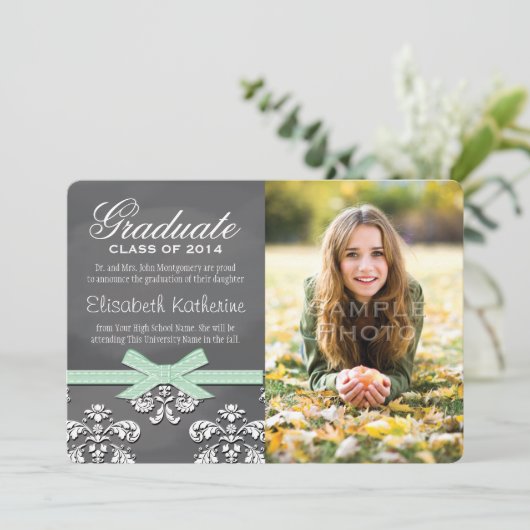 真新しい弓黒板のレースの卒業の発表 招待状 (スタンド正面)