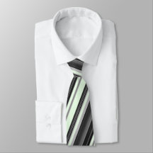 真新しい緑のギフトの黒いおよび灰色のストライブ柄