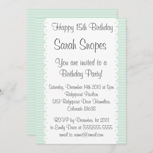 真新しい緑の細い縦縞の誕生日のパーティの招待状 招待状 (正面/裏面)