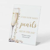 真珠とプロセッコは数ゲームを推測 台座サイン (正面)