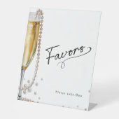 真珠とプロセッコミニマルモダンブライダルシャワー 台座サイン (正面)