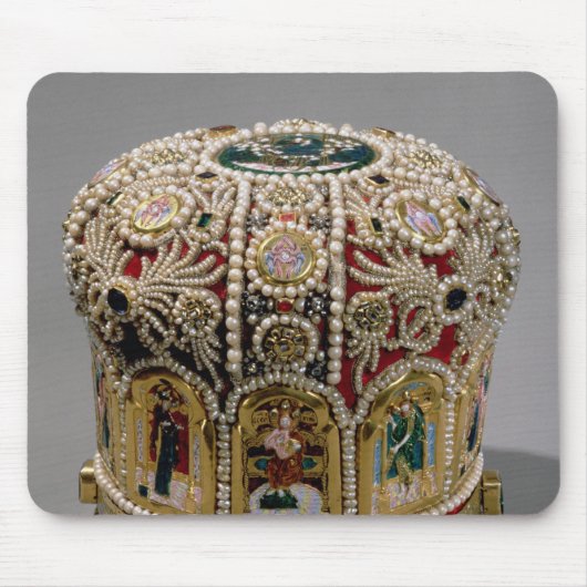 真珠と置かれ、大切な留め釘王冠 マウスパッド (正面)
