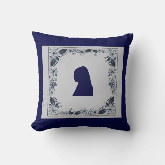 真珠のイヤリングを持つデルフトブルータイルガール クッション (正面)