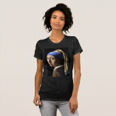 真珠のイヤリングを持つ女の子 Tシャツ (正面フル)