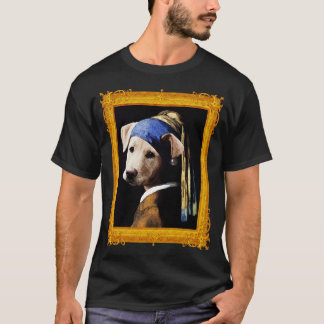 真珠のイヤリングを持つ子犬Vermeer Parody Fram Tシャツ
