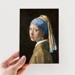 真珠のイヤリングを持つ少女 | Johannes Vermeer ポストカード<br><div class="desc">真珠のイヤリングを持つ女の子(c. 1665) |バロックオランダ時代の画家ヨハネス・フェルメール(1632-1675)によるオリジナルのアートワーク。フェルメールは中流階級絵画の生活シーンで知られている。彼の作品の多くは自宅の同じ数のインテリアの部屋にある。彼は生涯で特に有名で裕福な芸術家ではなかったが、現在ではオランダ黄金時代の画家の一つと考えられてい素晴らしる。デザインツールを使用してイメージのカスタム文字を追加したり、イメージをカスタマイズする。</div>