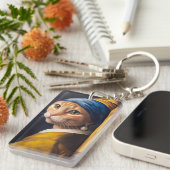 真珠のイヤリング付き猫 | ベーおもしろいメアパロディ キーホルダー (正面右)