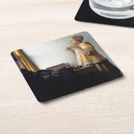 真珠のネックレスを持つ女性、ヨハネス・ヴェルメール スクエアペーパーコースター (アングル)