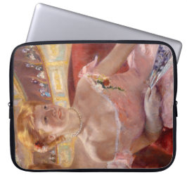 真珠のネックレス&ピンクドレスを着たアメリカ人女性 ラップトップスリーブ