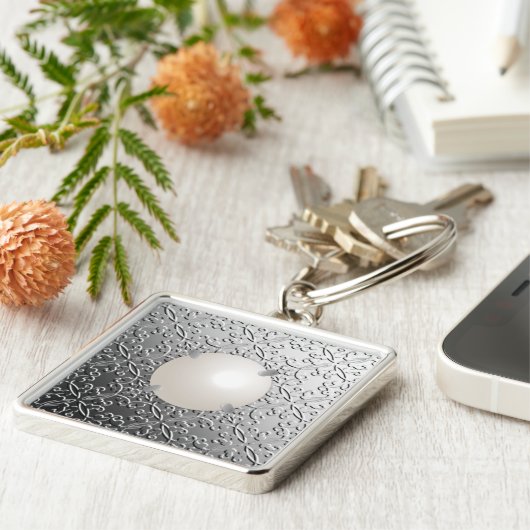 真珠の付いた銀フェイクのダマスク キーホルダー (側面)