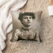 真珠の装飾用クッション20"を持つ入れ墨された女性ヴィンテージ クッション (ブランケット)