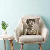 真珠の装飾用クッション20"を持つ入れ墨された女性ヴィンテージ クッション (椅子)