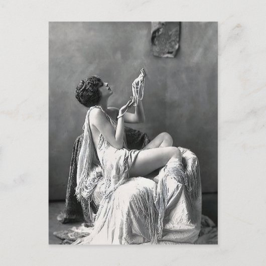 真珠を持つ女性 ポストカード (正面)