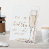 真珠プロセポップ・アートのッコ彼女がハビーを得ている泡立ち 台座サイン (インサイチュ)