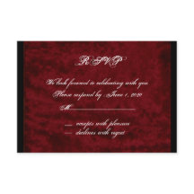 真紅のヴェルベットに佇むゴシックな天使の応答カード