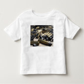 真鍮と統合されていないリンクを使用 トドラーTシャツ (正面)