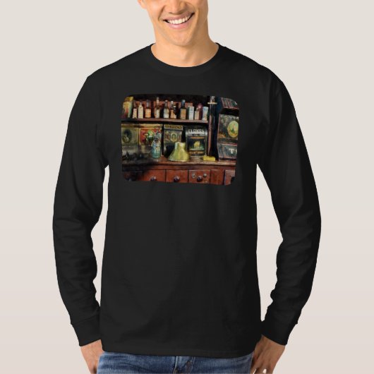 真鍮の漏斗およびスパイス Tシャツ (正面)